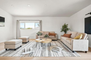 Luxury 6BR Retreat Fast WIFI, Dedicated Workspaces